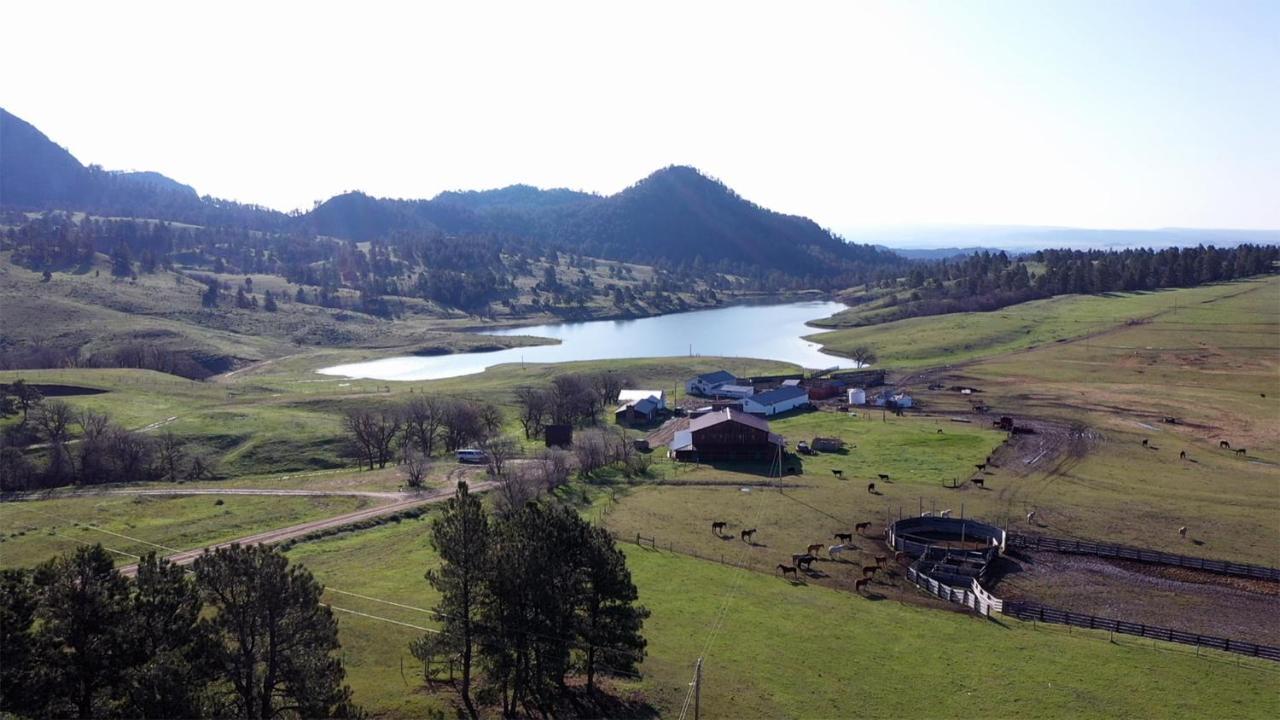 הוילה Devils Tower Lake Guest Ranch מראה חיצוני תמונה